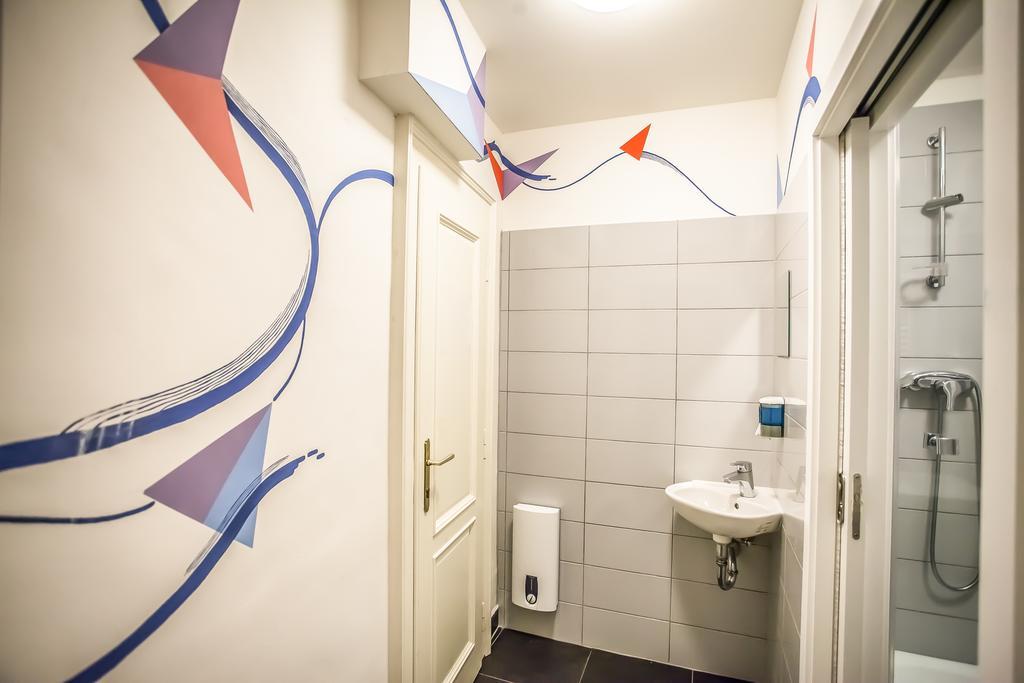 Hostel Ahoy! *